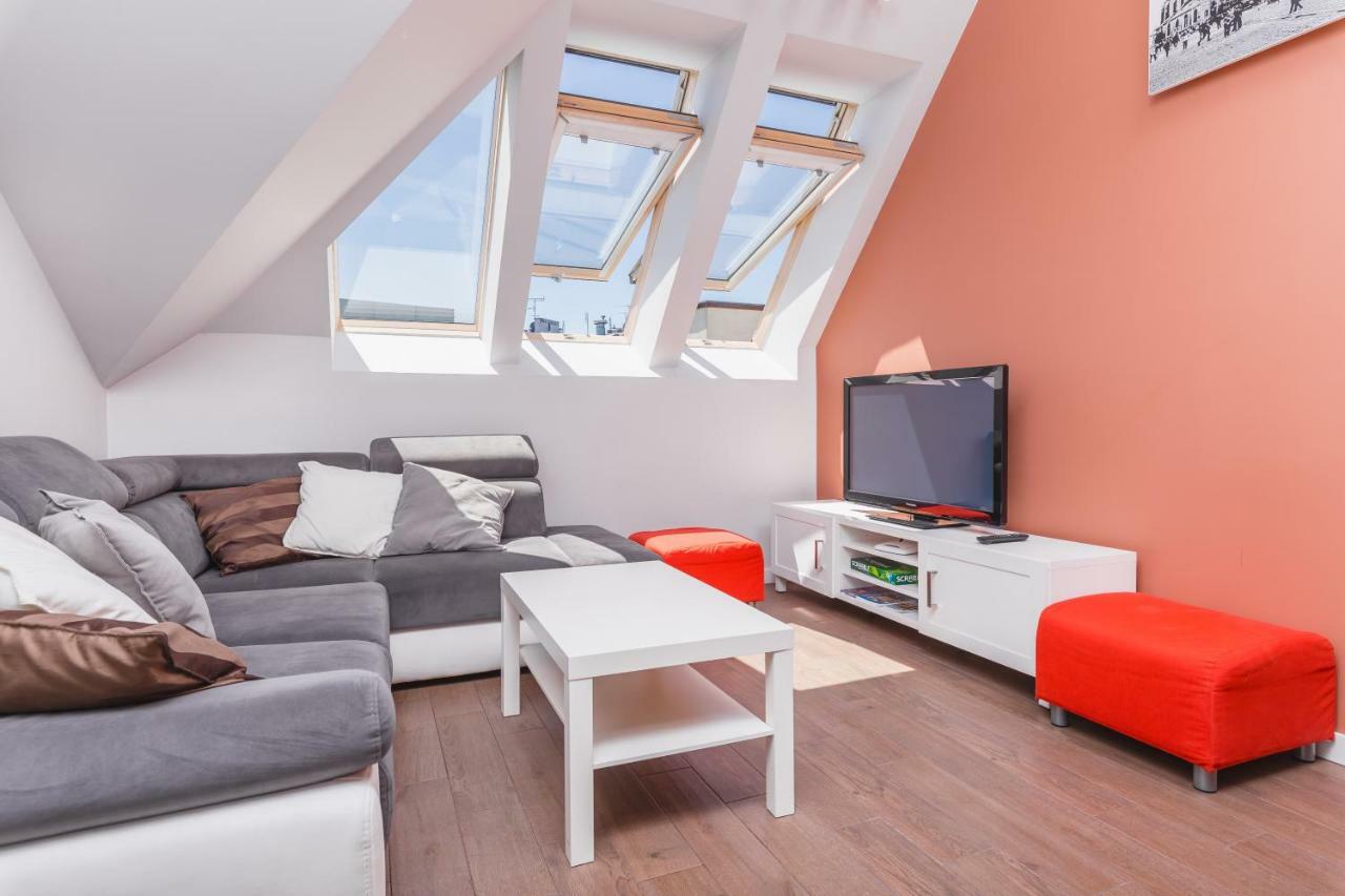 Cheerful Air Conditioned Apartment With Mezzanine And Parking - Old Town Краков Экстерьер фото