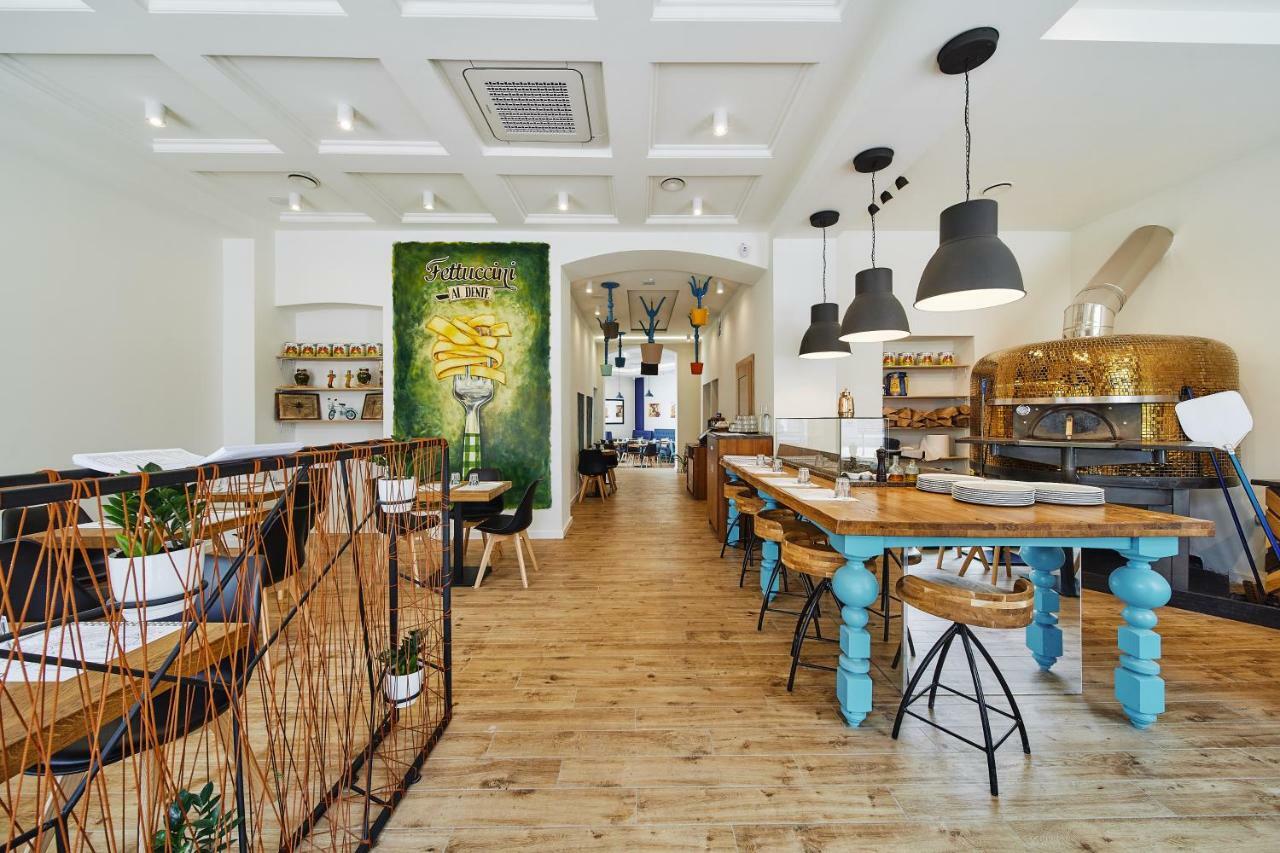 Cheerful Air Conditioned Apartment With Mezzanine And Parking - Old Town Краков Экстерьер фото
