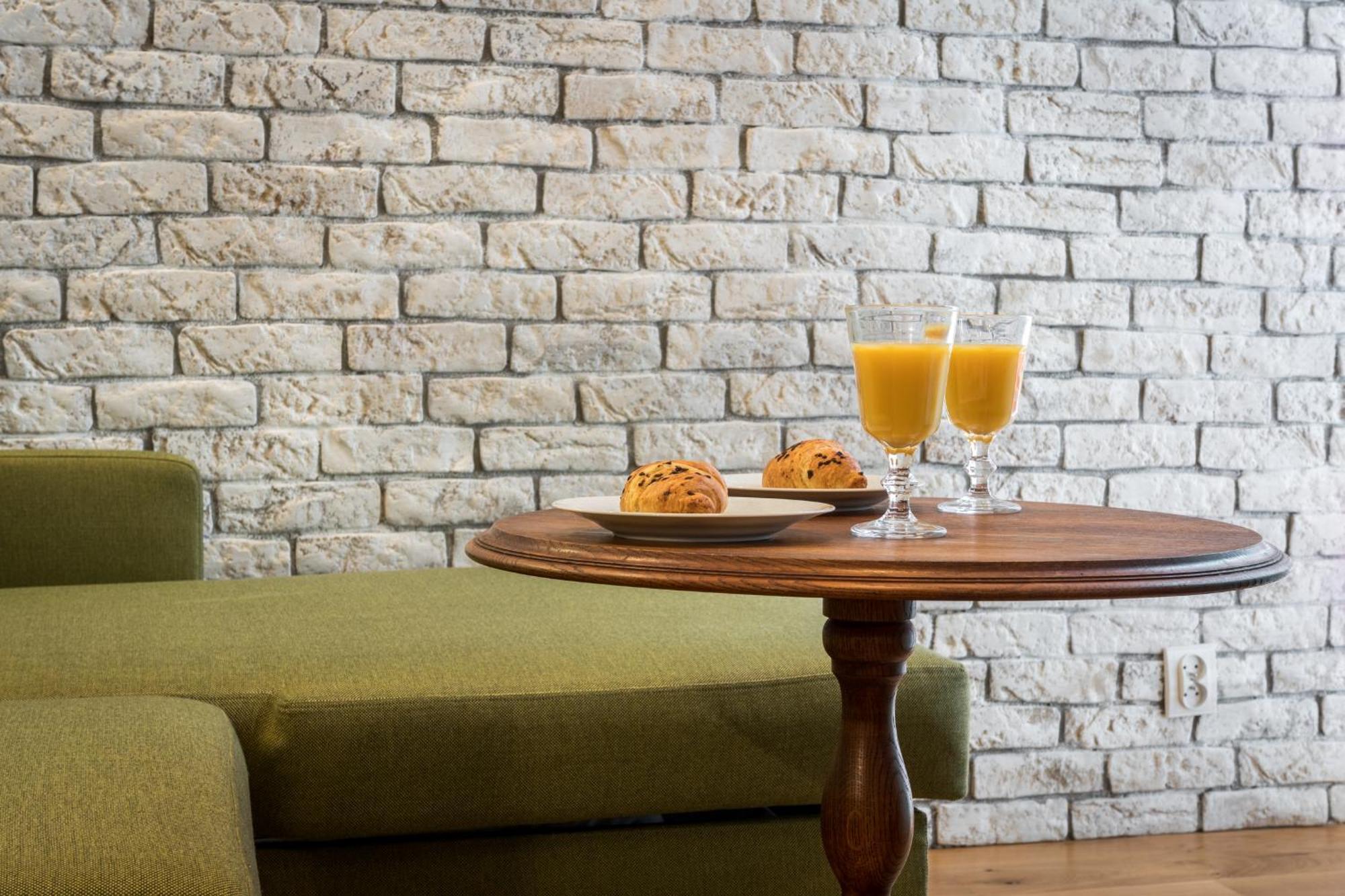 Cheerful Air Conditioned Apartment With Mezzanine And Parking - Old Town Краков Экстерьер фото