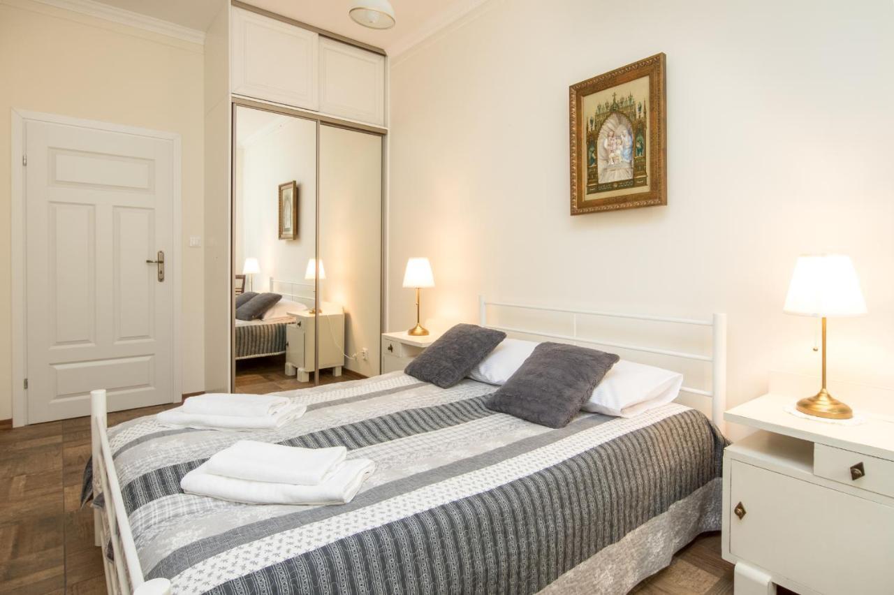 Cheerful Air Conditioned Apartment With Mezzanine And Parking - Old Town Краков Экстерьер фото